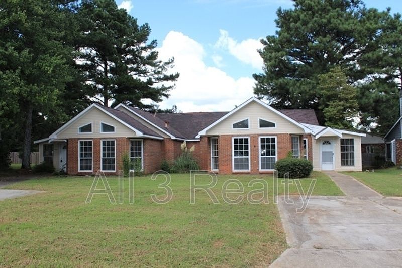 1st image of 2140 Meadowview Ct SE