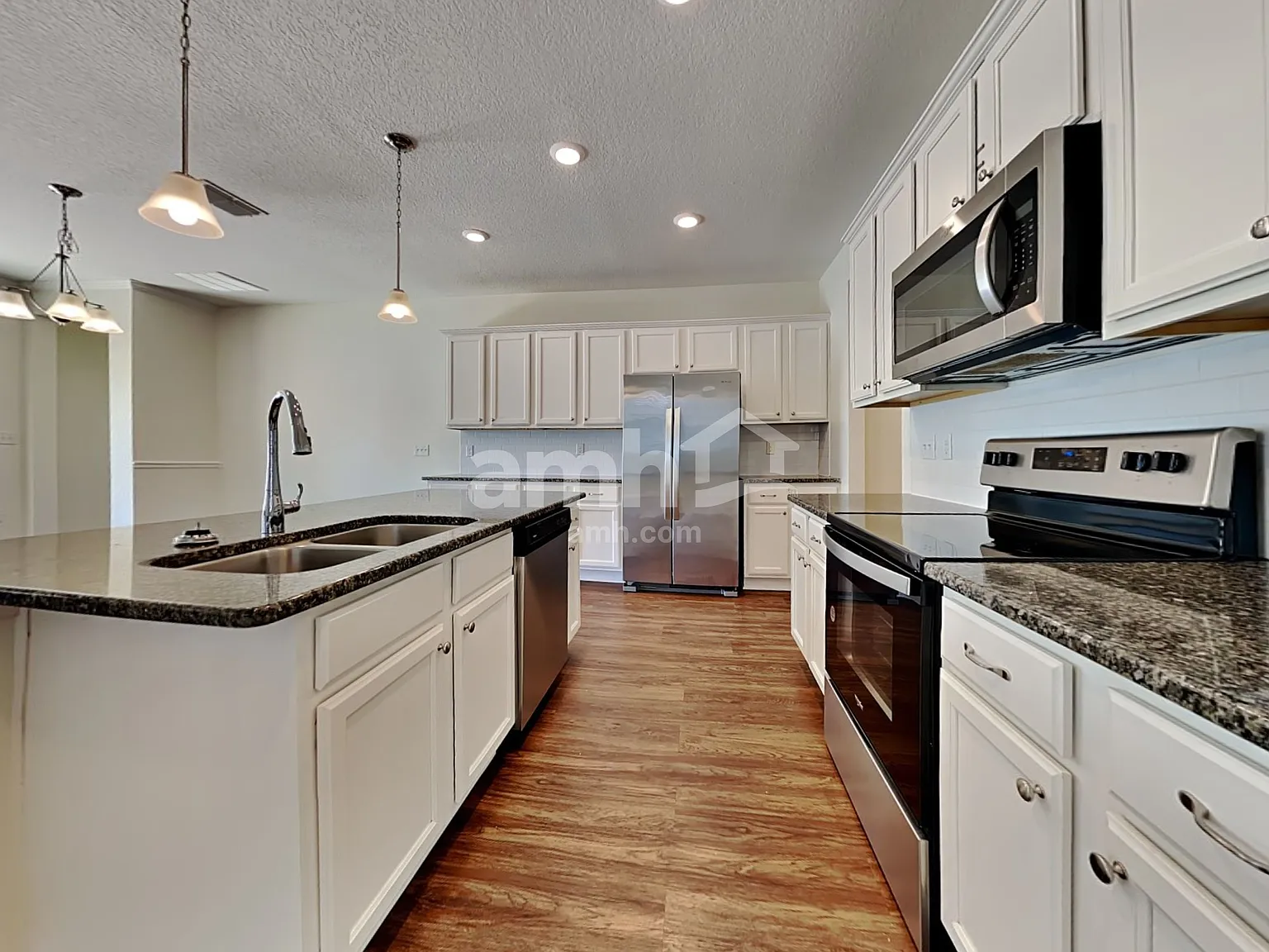 5 bed, 4.0 bath, 2675 sqft, $2,800 — Photo 3