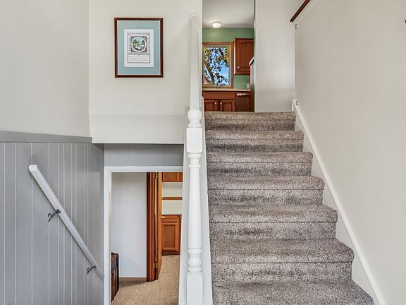 4th image of 471 Linden Ln