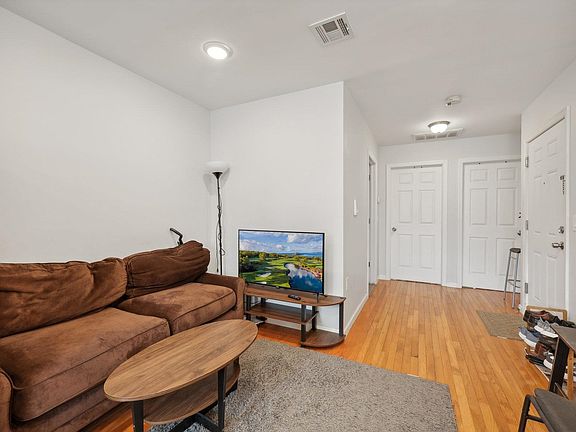 3rd image of 240.5 South St #3