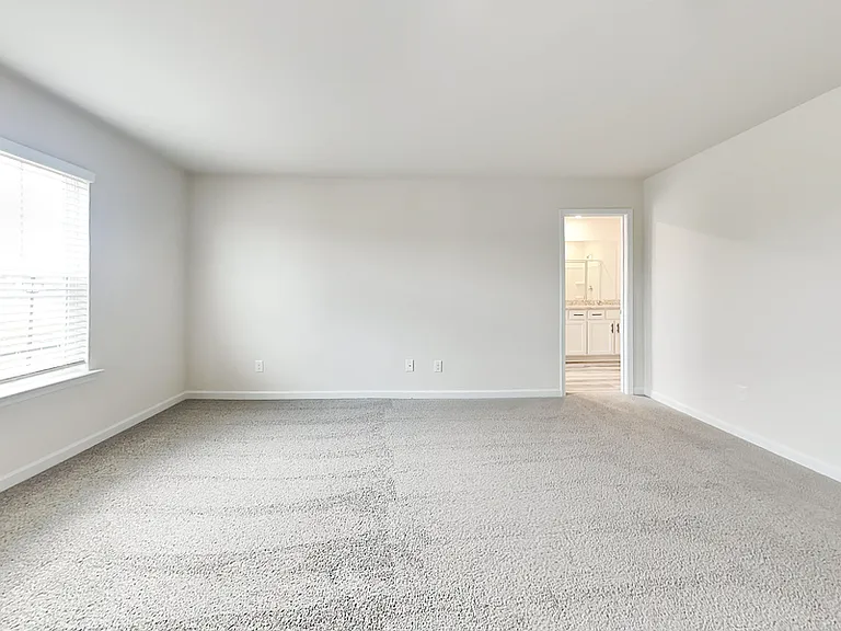127 Avondale Blvd — Photo 5