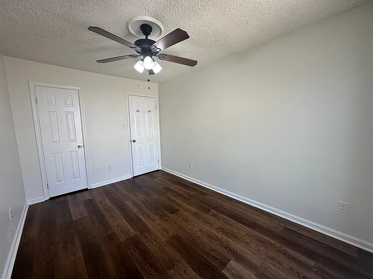 4149 Macarthur Rd — Photo 11