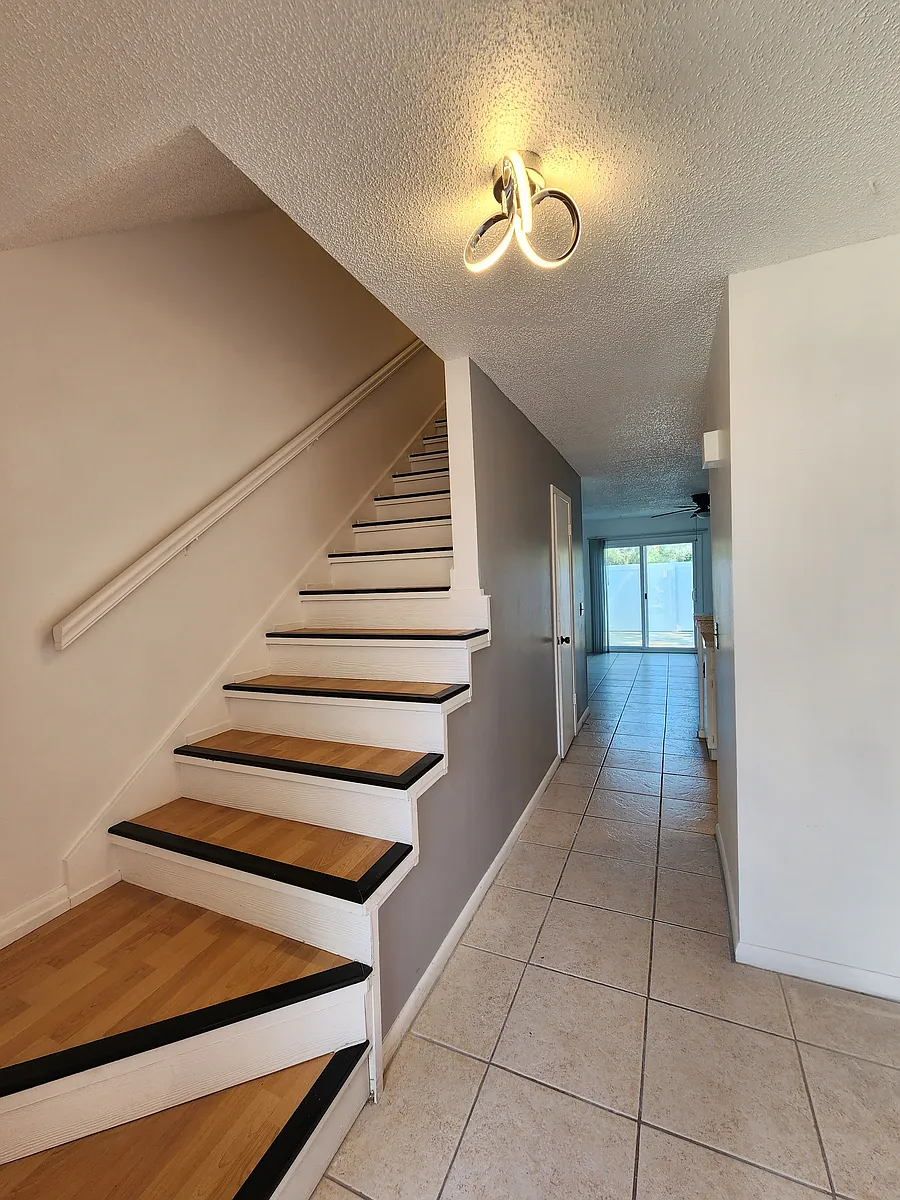 Building Photo - Oak Cluster Cir