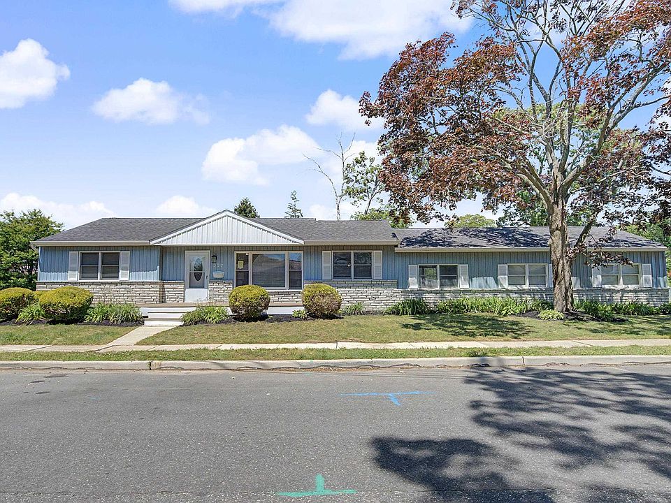 1st image of 227 W Glencove Ave