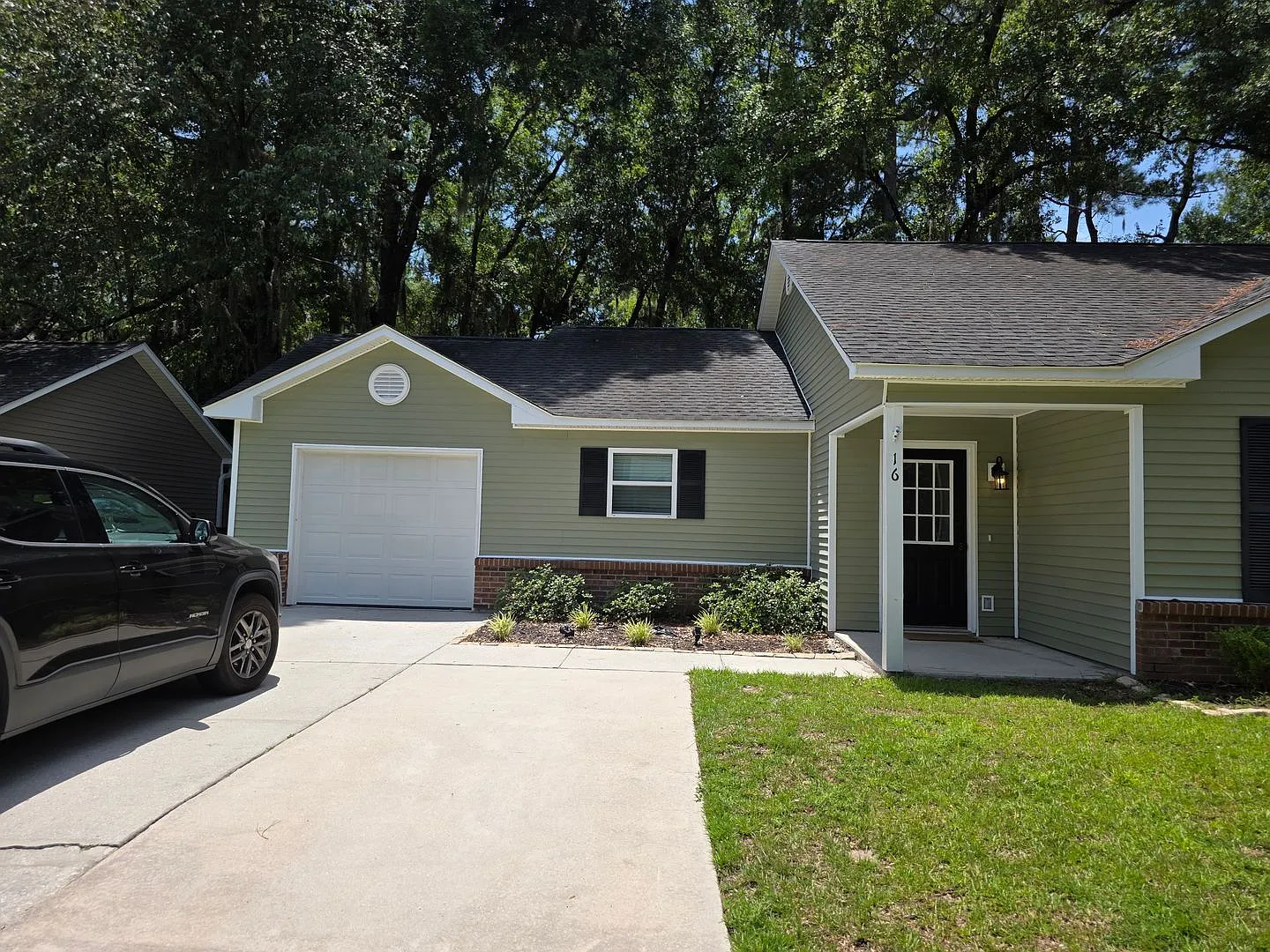Functional open floor plan in Brindlewood Point — Photo 2