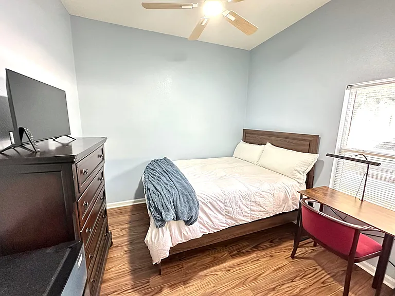 Amarante Cir — Photo 1