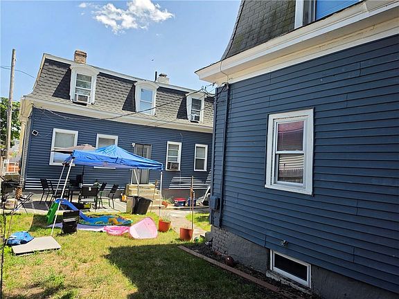 3rd image of 25 Seabury St
