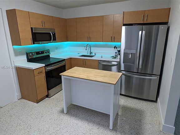 3rd image of 1916 NW 17th St #1