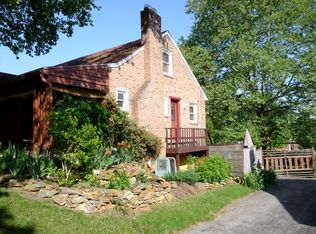 370 Hillcrest Rd, York, PA 17403