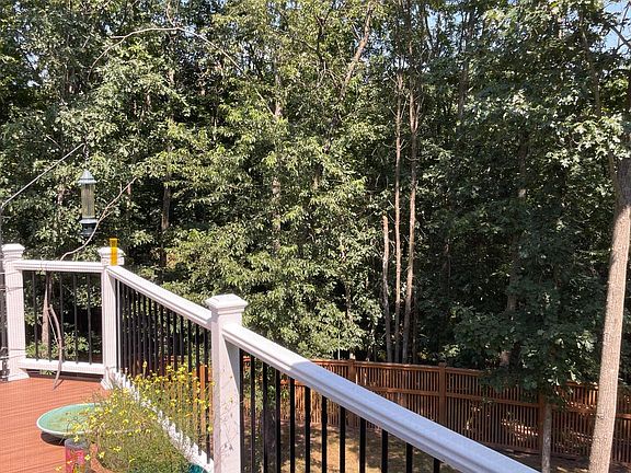 4th image of 122 Maverick Ct