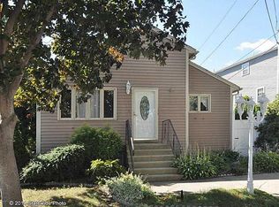 126 Edgeworth Ave, Providence, RI 02904