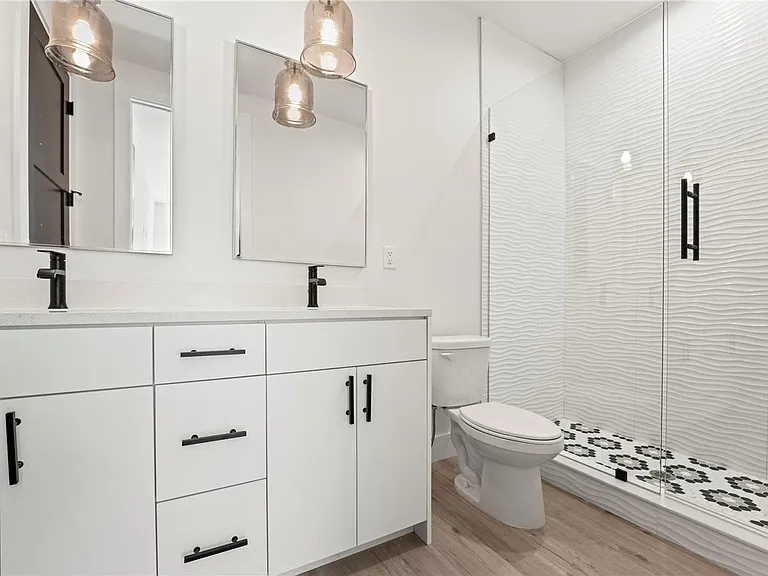 2403 W North B St #2 — Photo 8