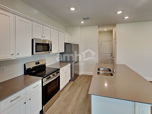 3rd image of 1052 Grafton Ridge Dr