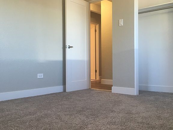 3rd image of 836 N Dexter St APT 303