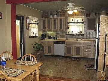4th image of 409 SE 2nd St