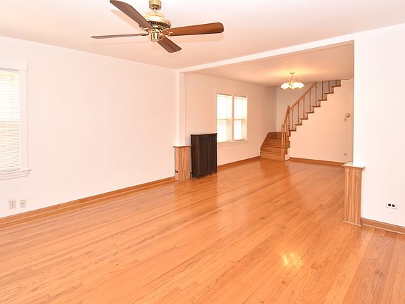 3rd image of 2933 N 78th Ave