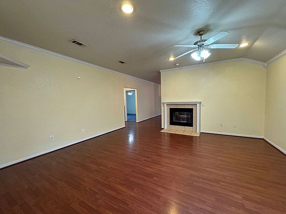 2nd image of 2110 Flagstaff Dr