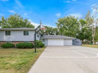 1304 60th Ave N, Moorhead, MN 56560