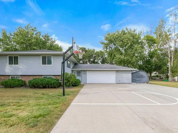 1304 60th Ave N, Moorhead, MN 56560