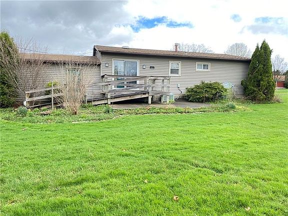 2nd image of 103 Hempfield Ave