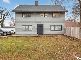 1614 Arlington Ave, Des Moines, IA