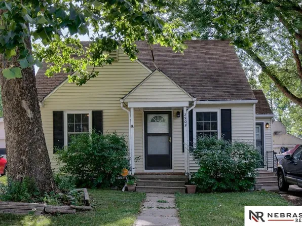 2909 N Cotner Blvd, Lincoln, NE 68507