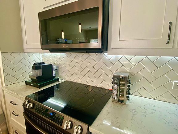 4th image of 13501 Metric Blvd #45