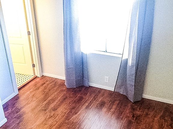 4th image of 3201 Folsom St