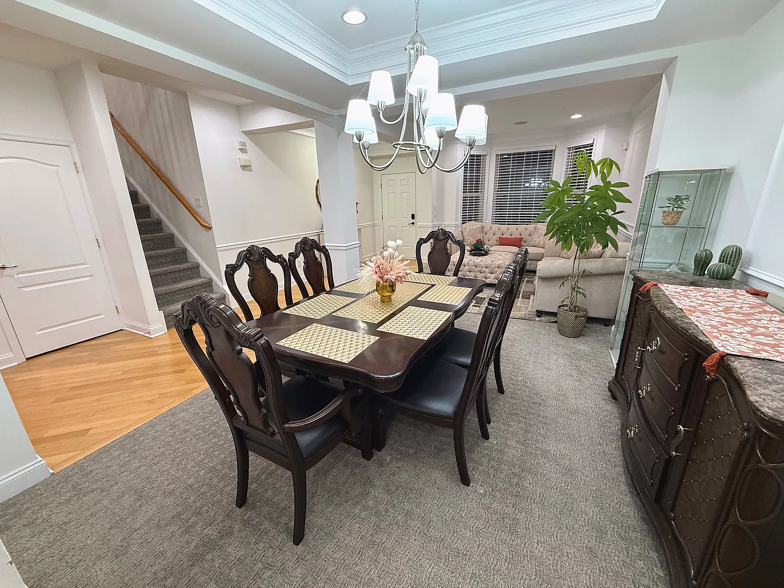 3 bed, 2857 sqft, $3,465 — Photo 4