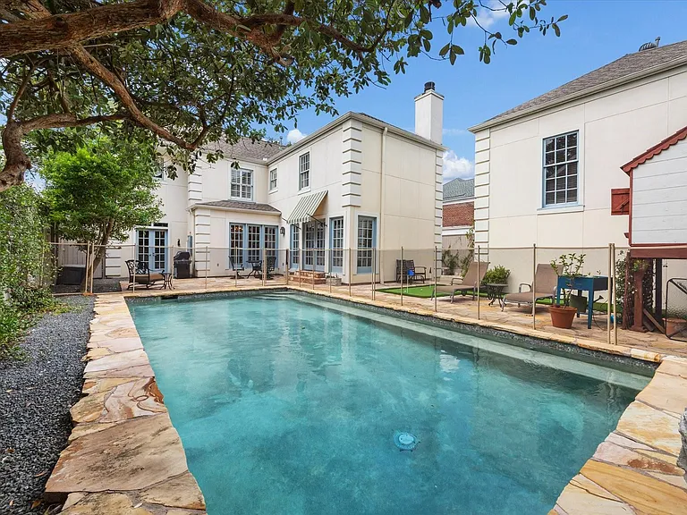 2510 Locke Ln — Photo 34