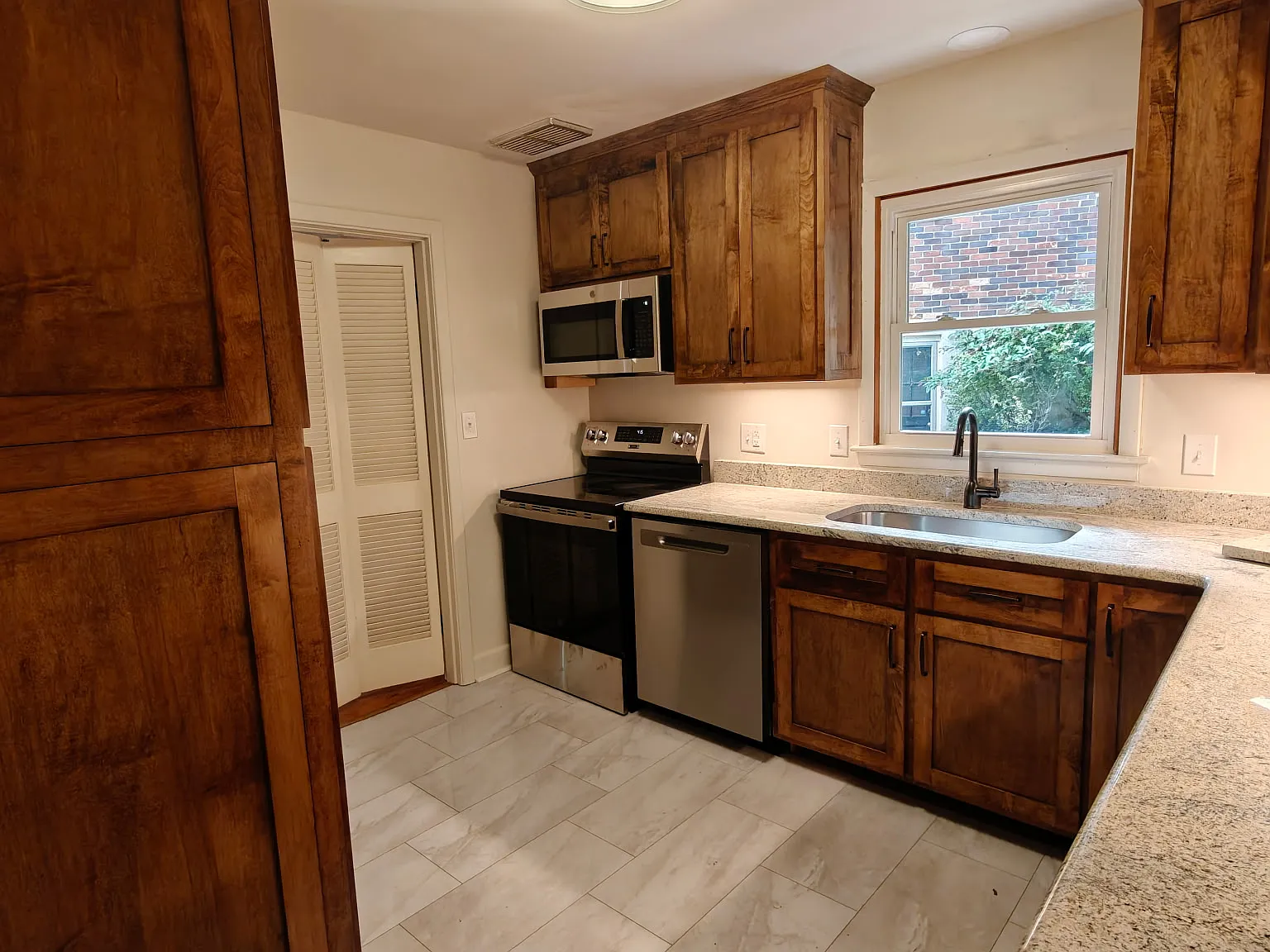 4101 Crescent Road — Photo 3