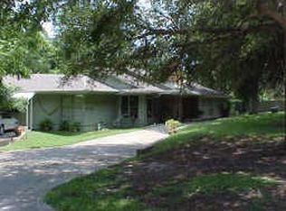 1900 Thomas Lee Rd, Bonham, TX 75418