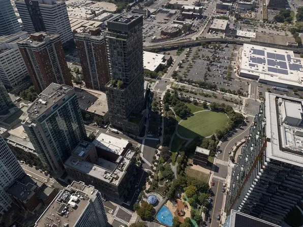 75 Park Lane South image 33 of 39