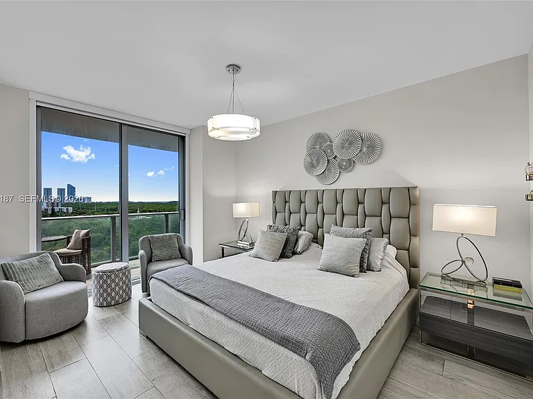 16385 Biscayne Blvd #1020 — Photo 21
