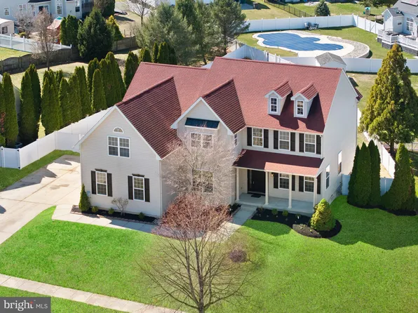 26 Valley Forge Dr, Woolwich Township, NJ 08085