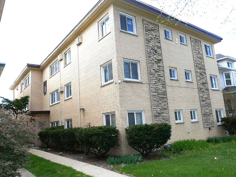 828 N Austin Blvd #3SW — Photo 1