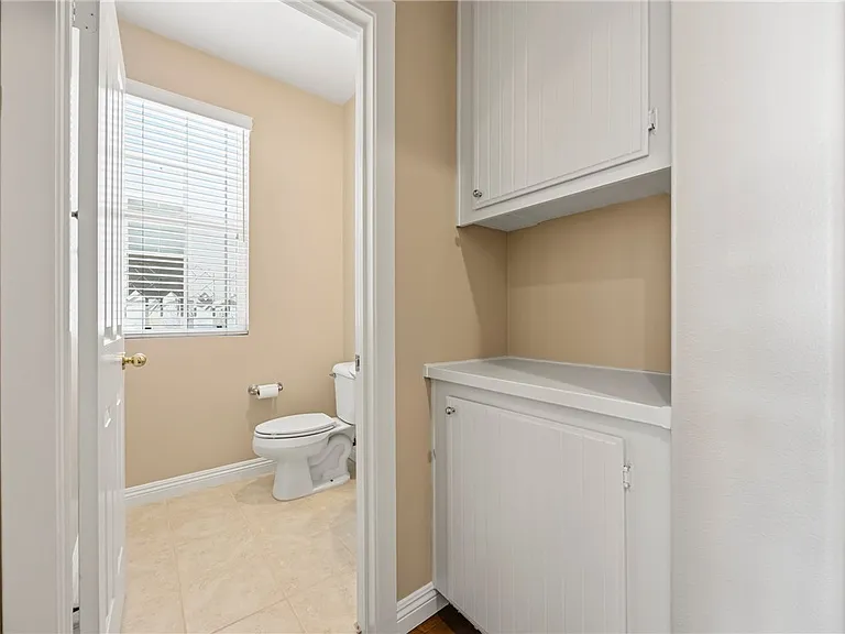 56 Turnbury Ln — Photo 12
