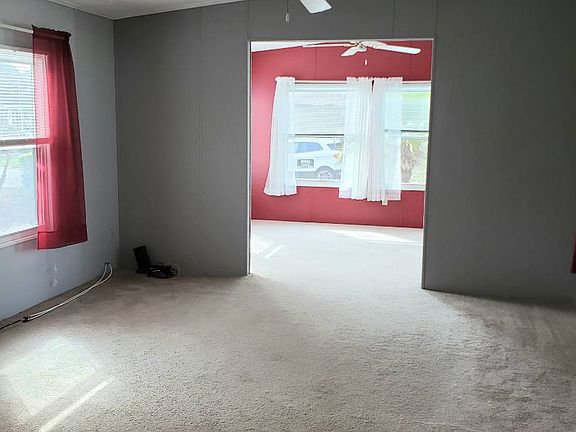 3rd image of 3035 Tuckahoe Ln