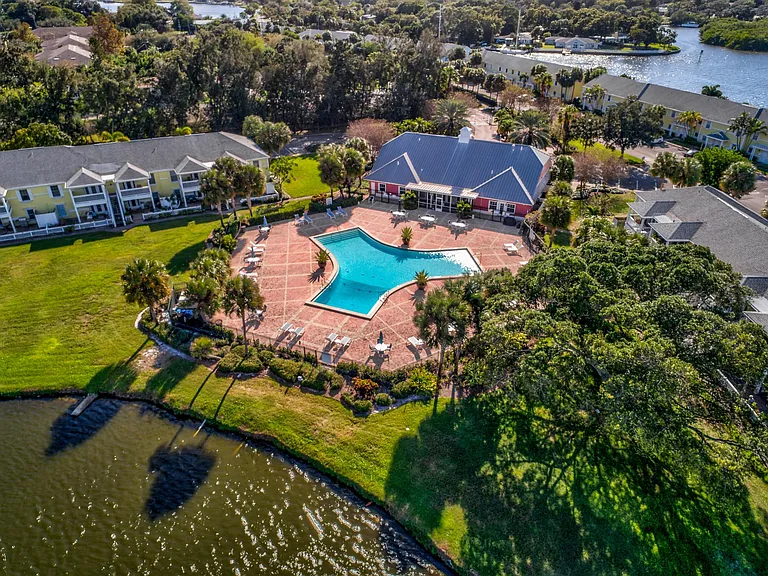 122 Pompano Dr SE — Photo 18