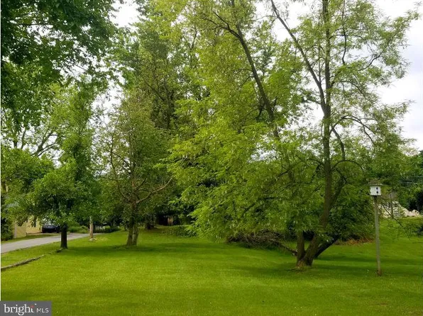 16 Putnam St, Harpers Ferry, WV 25425