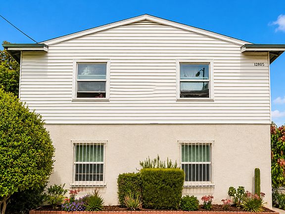 3rd image of 12805 Vanowen St APT 3