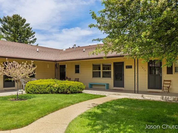 1877 Elizabeth Ln #99, Jenison, MI 49428