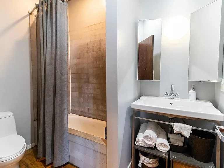 3000 S Archer Ave — Photo 8