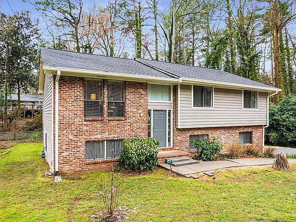 5th image of 2225 Dogwood Ln
