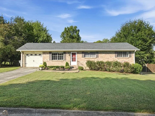 950 Meadowbrook Ln NW, Conyers, GA 30012
