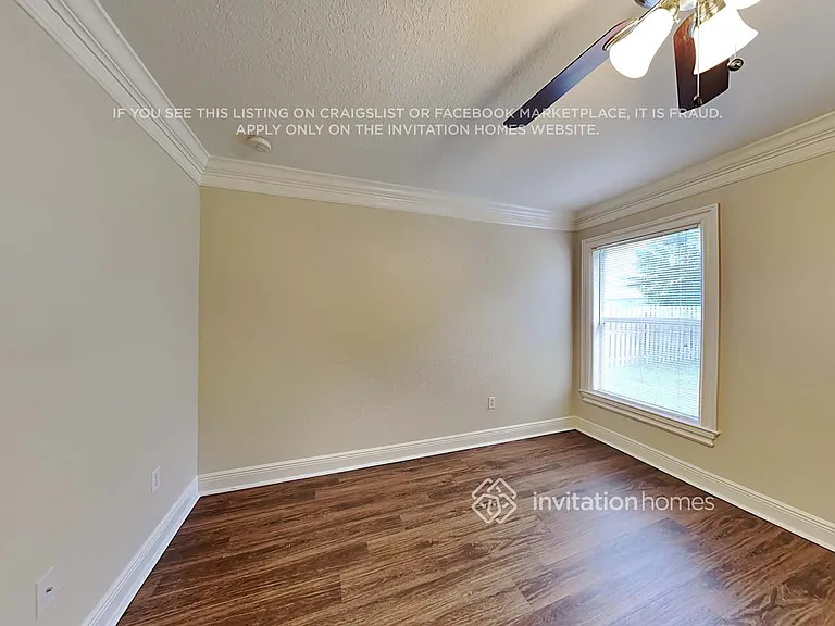 1772 SW Lofgren Ave — Photo 12