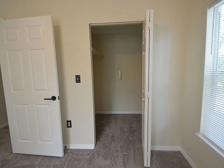 5616 Pinnacle Heights Cir #308 — Photo 8