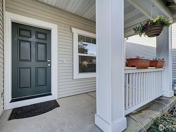 3rd image of 822 63rd Street SE