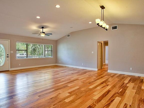 5th image of 7038 Mango Ave S