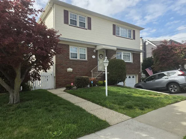 633 10th St Floor 2, Lyndhurst, NJ 07071